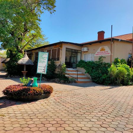 Golden Days Lodge Livingstone Esterno foto
