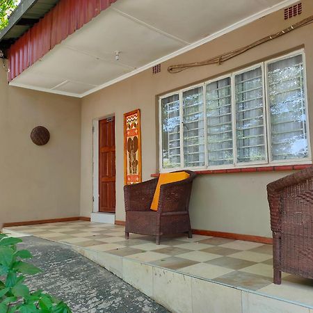 Golden Days Lodge Livingstone Esterno foto