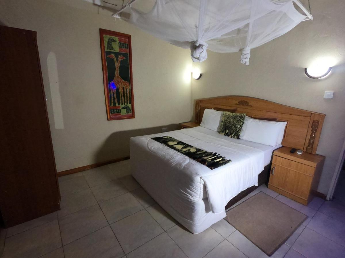Golden Days Lodge Livingstone Esterno foto