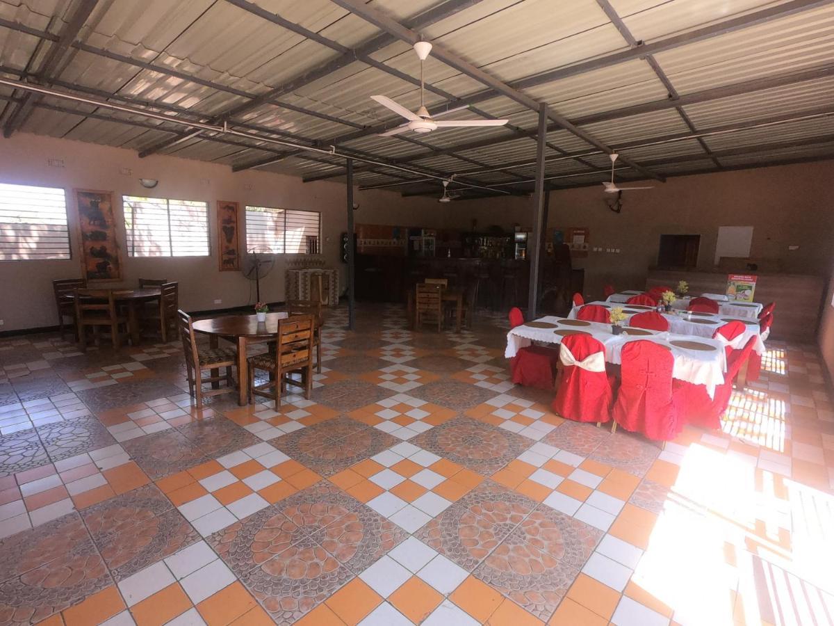 Golden Days Lodge Livingstone Esterno foto