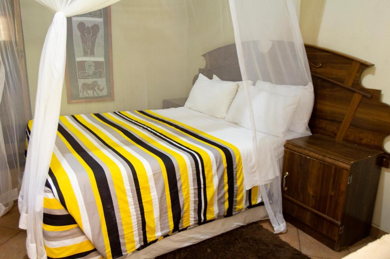Golden Days Lodge Livingstone Esterno foto