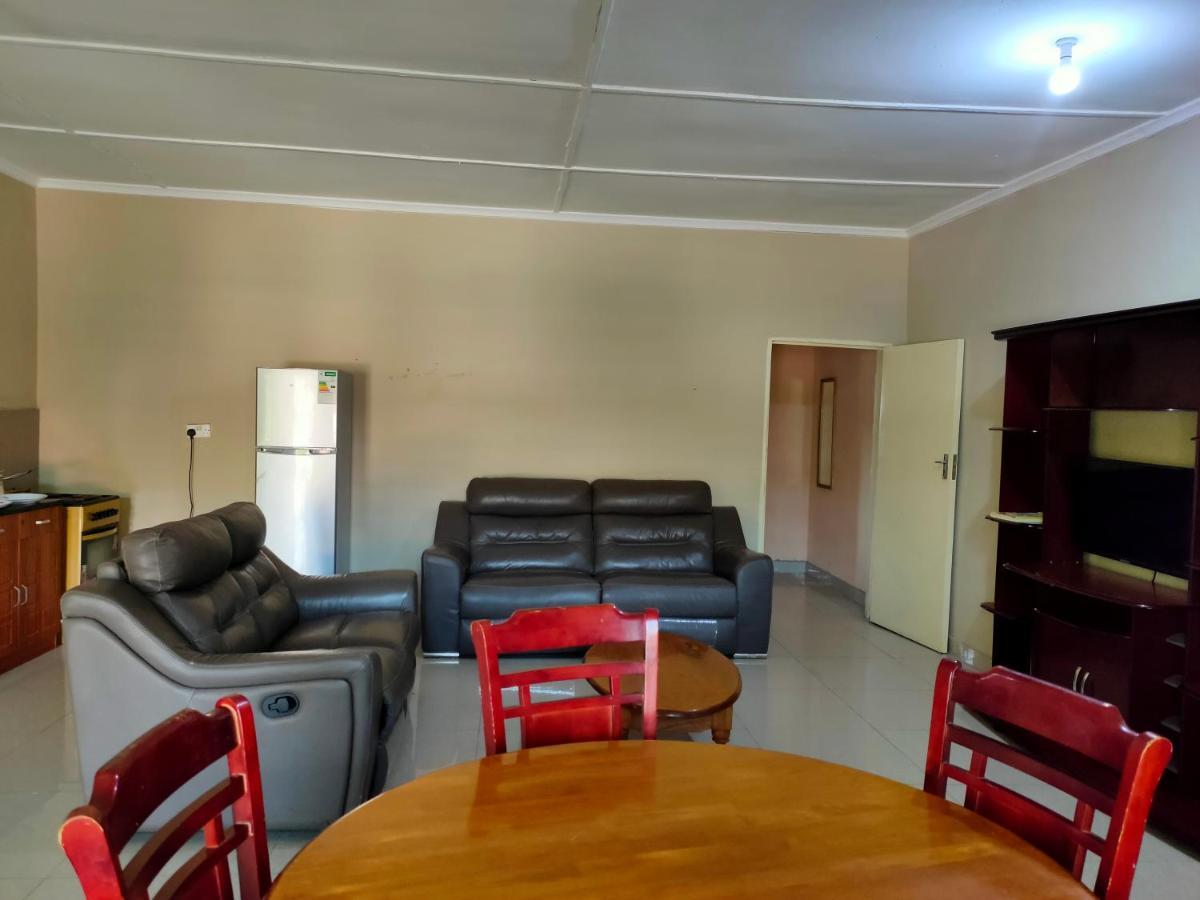 Golden Days Lodge Livingstone Esterno foto