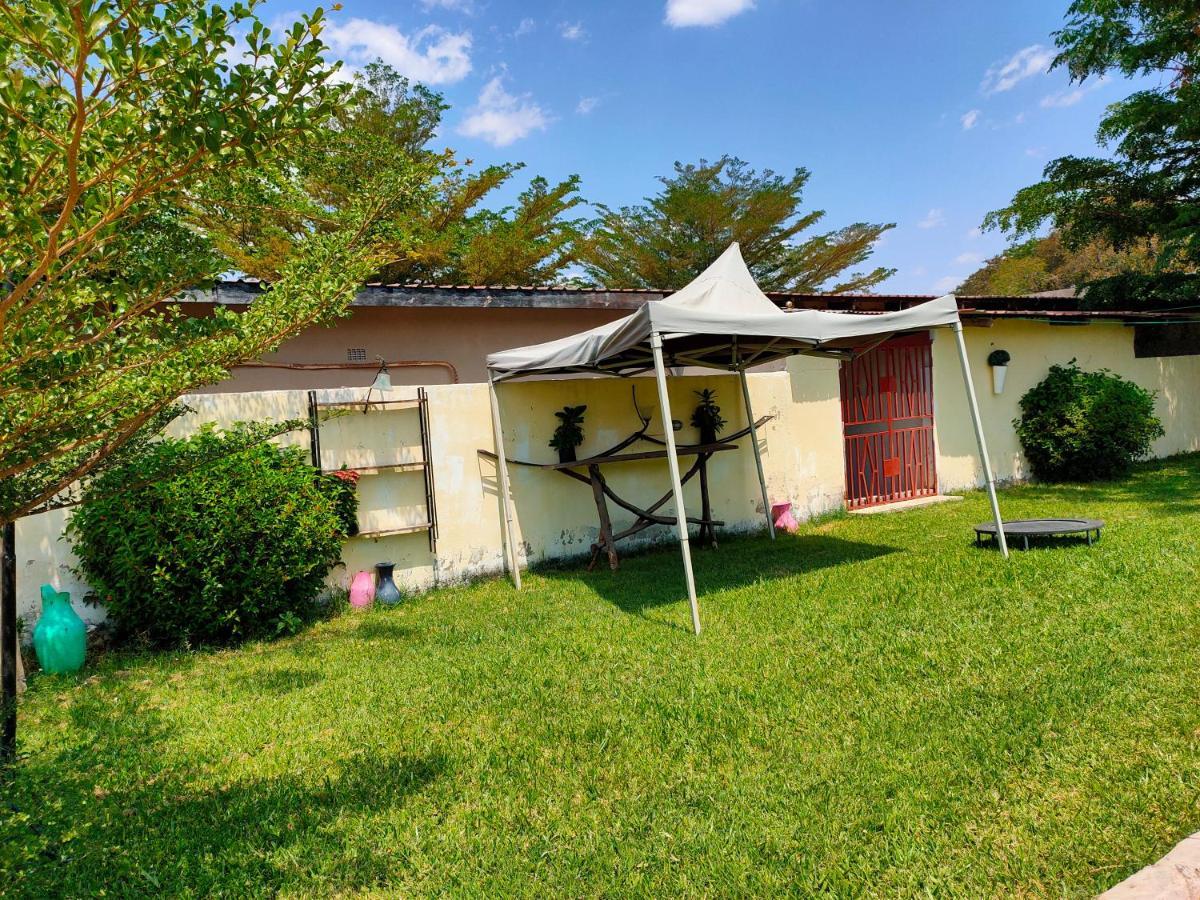 Golden Days Lodge Livingstone Esterno foto