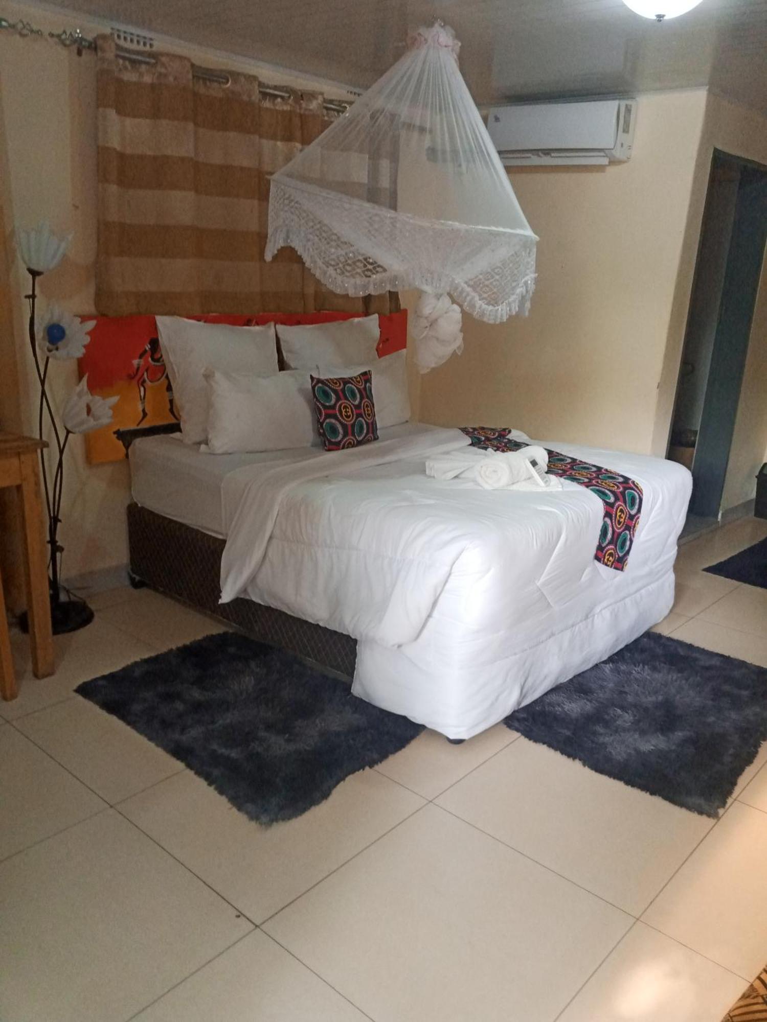 Golden Days Lodge Livingstone Esterno foto