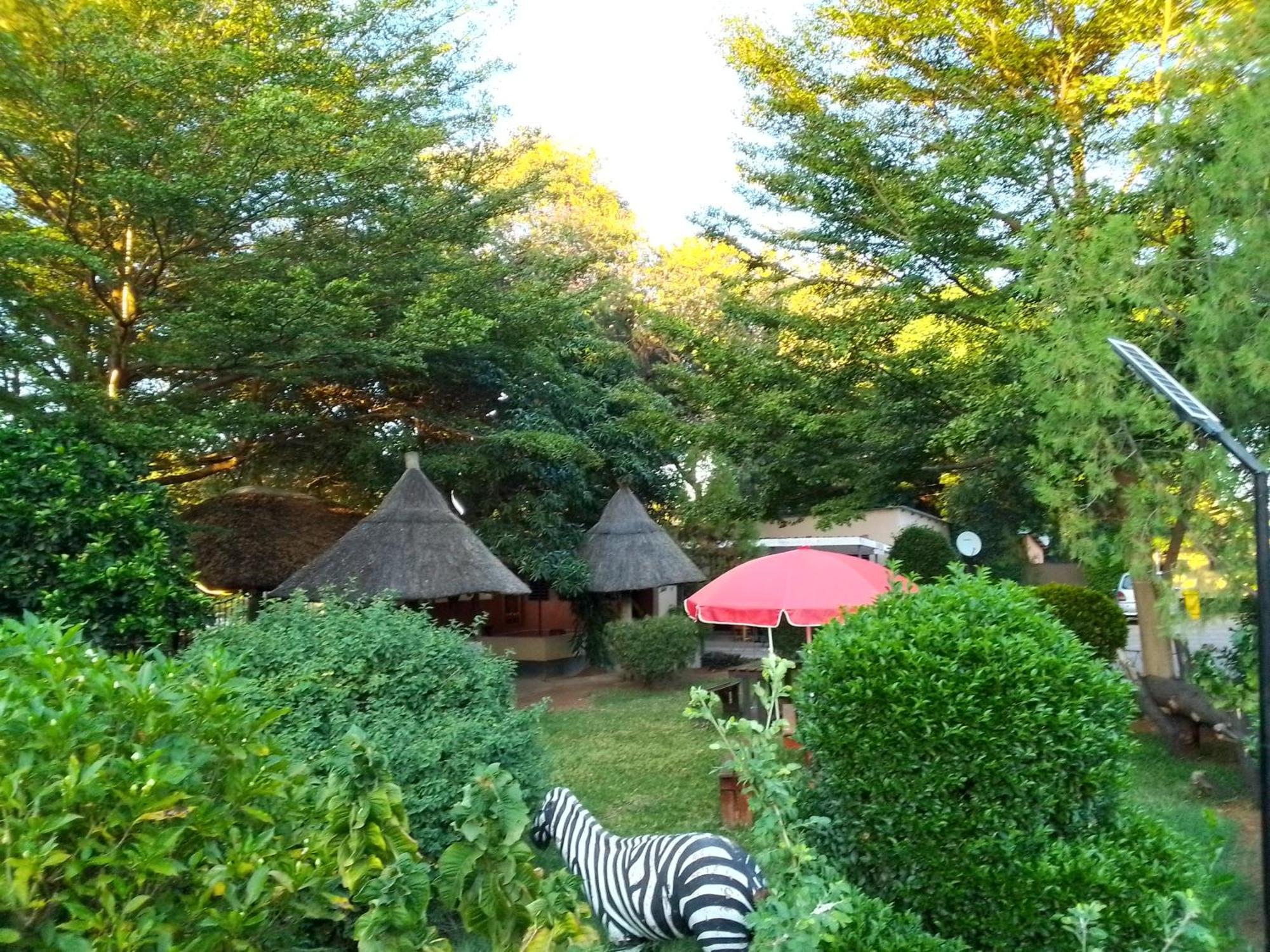 Golden Days Lodge Livingstone Esterno foto