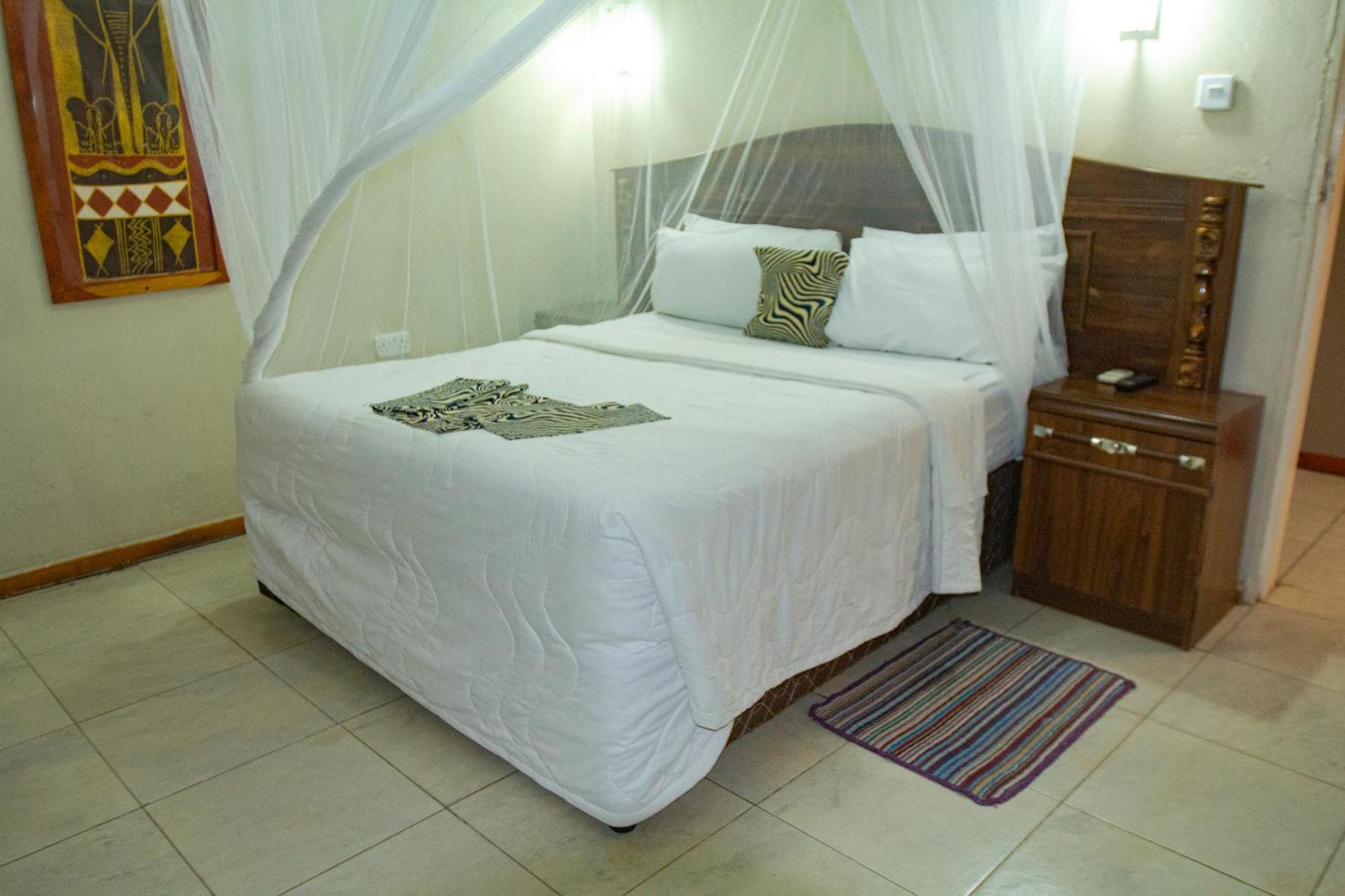 Golden Days Lodge Livingstone Esterno foto