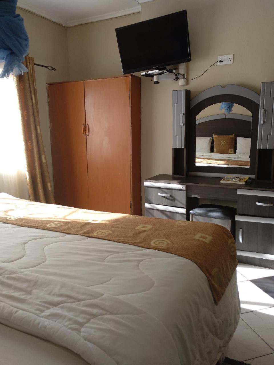 Golden Days Lodge Livingstone Esterno foto